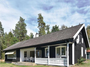 Four-Bedroom Holiday Home in Sjotorp in Sjötorp